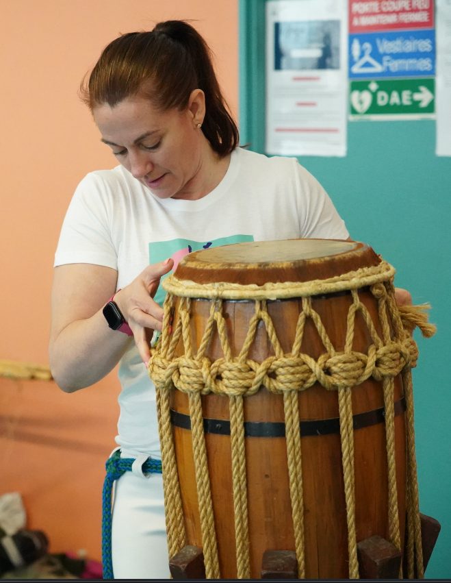 Atabaque, tambour conique joué dans la roda